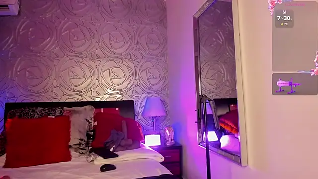 vennus1  online show from October 24, 2025, 4:09 am