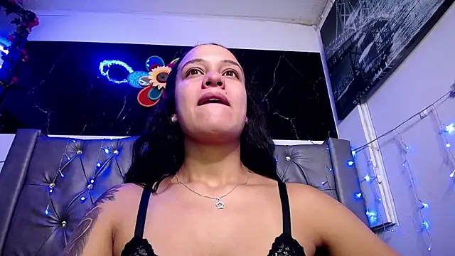 LAILAGUMMY online show from January 27, 2025, 11:43 am