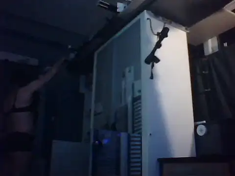 Slutviki69 online show from October 28, 2025, 11:40 pm