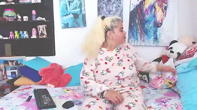 estrellita fugaz16x online show from February 5, 2025, 2:51 am