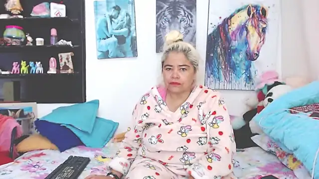 estrellita fugaz16x online show from February 7, 2025, 1:01 pm