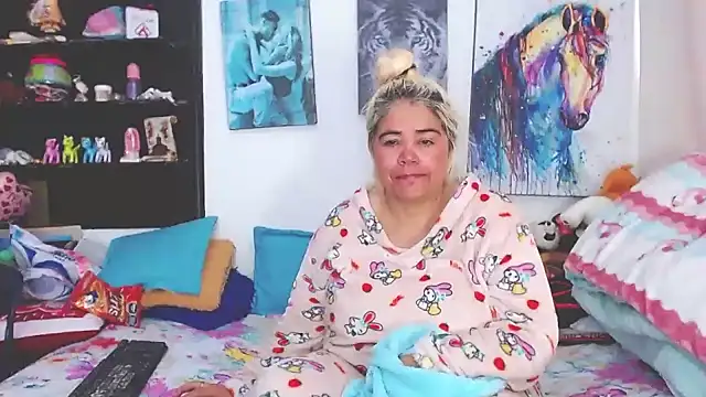 estrellita fugaz16x online show from February 22, 2025, 12:51 pm