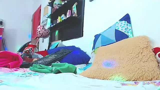 estrellita fugaz16x online show from February 25, 2025, 6:25 am