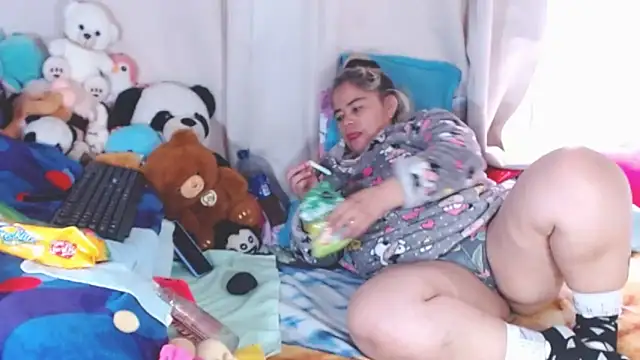 estrellita fugaz16x online show from September 19, 2025, 8:31 pm