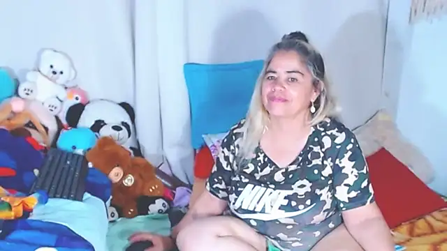 estrellita fugaz16x online show from October 3, 2025, 1:57 am