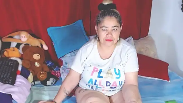 estrellita fugaz16x online show from November 4, 2025, 4:44 am