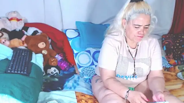 estrellita fugaz16x online show from November 30, 2025, 3:43 am