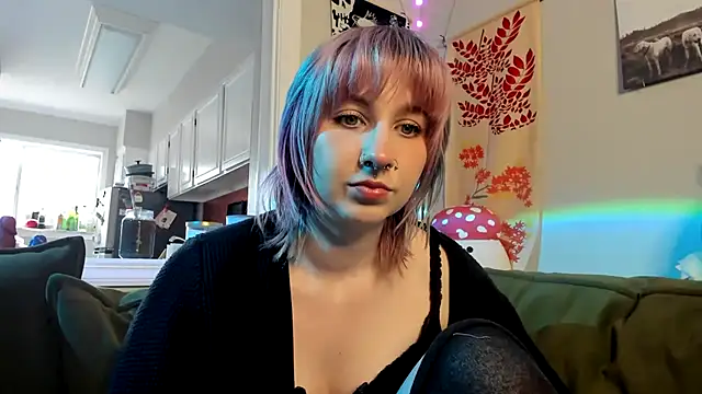 Snapshot of LedaBun chatting on February 21, 2026, 7:37 pm LedaBun online show from February 21, 2026, 7:37 pm