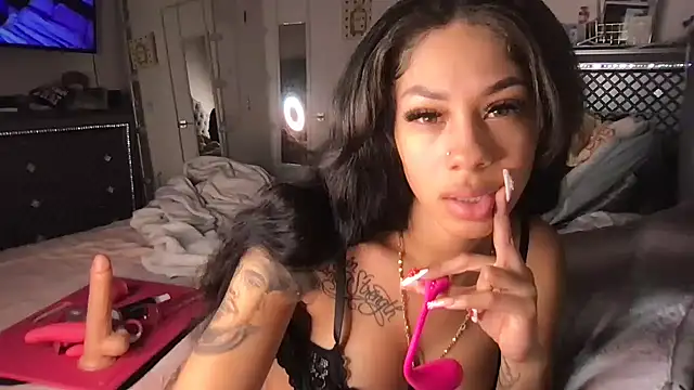 Snapshot of honeyybabyy112 chatting on December 12, 2024, 5:31 am honeyybabyy112 online show from December 12, 2024, 5:31 am