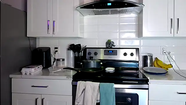 Snapshot of honeyybabyy112 chatting on March 8, 2025, 4:17 pm honeyybabyy112 online show from March 8, 2025, 4:17 pm