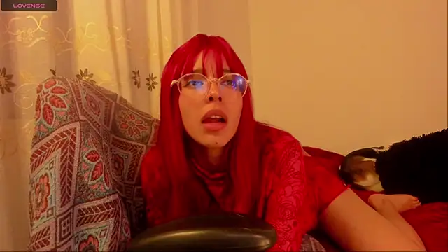 Snapshot of aluna_0310 chatting on December 3, 2024, 11:24 pm aluna 0310 online show from December 3, 2024, 11:24 pm