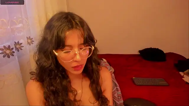 Snapshot of aluna_0310 chatting on December 13, 2024, 10:55 pm aluna 0310 online show from December 13, 2024, 10:55 pm