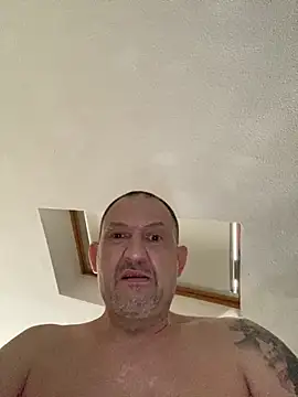 Snapshot of Vlad200472 chatting on February 28, 2025, 10:30 am Vlad200472 online show from February 28, 2025, 10:30 am