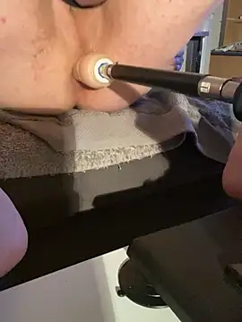 Snapshot of Vlad200472 chatting on December 20, 2025, 10:17 pm Vlad200472 online show from December 20, 2025, 10:17 pm