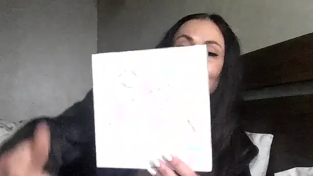 JulianaGold1 online show from October 13, 2025, 9:48 pm