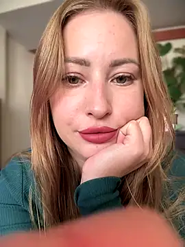 AlisaWhite online show from November 12, 2025, 1:11 pm