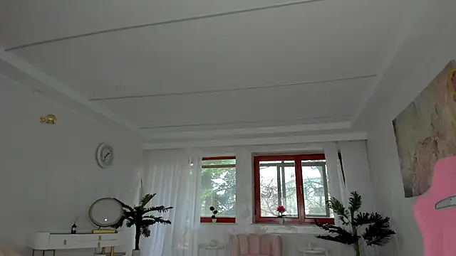 TiffanyHouston  online show from December 8, 2024, 7:26 am