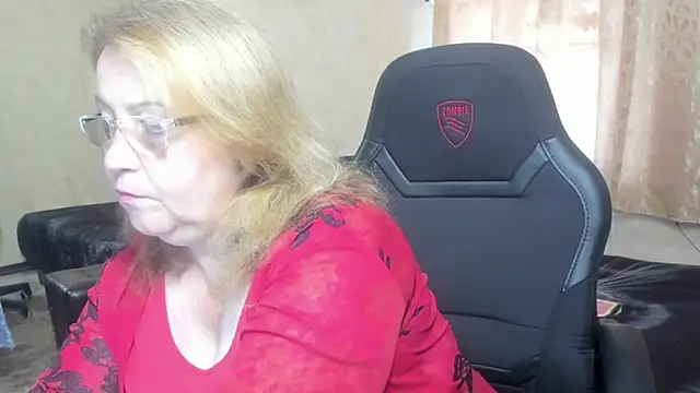Snapshot of Frau_Marta chatting on September 13, 2025, 1:11 pm Frau Marta online show from September 13, 2025, 1:11 pm
