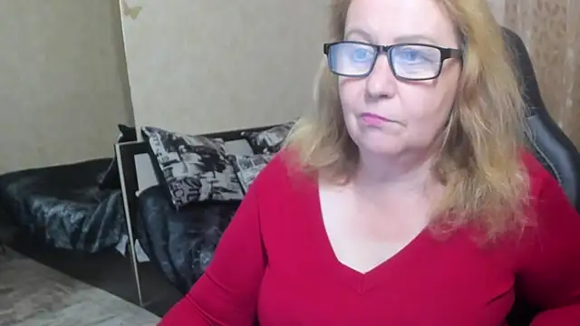 Snapshot of Frau_Marta chatting on October 17, 2025, 12:08 pm Frau Marta online show from October 17, 2025, 12:08 pm