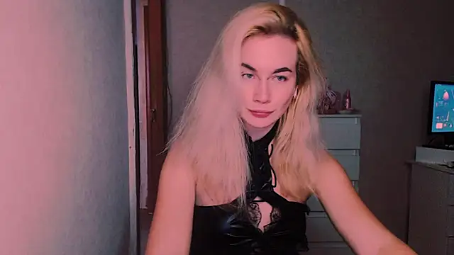 xxxcharismaaa online show from November 5, 2025, 5:57 pm