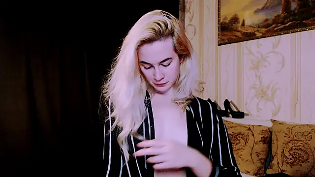 xxxcharismaaa online show from November 10, 2025, 6:01 am