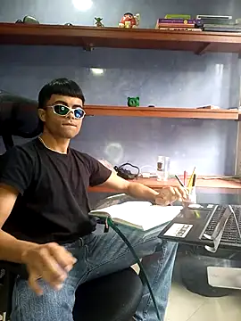 pinedasex777 online show from October 21, 2025, 4:41 pm