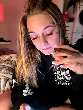 chloetease online show from December 5, 2024, 2:00 pm