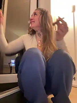 chloetease online show from December 16, 2024, 11:39 pm