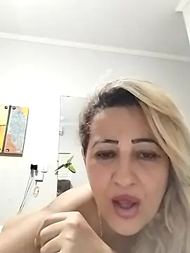 vivifernades online show from February 19, 2025, 4:44 am