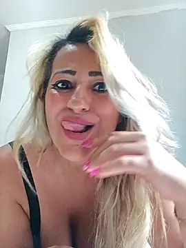 vivifernades online show from November 5, 2025, 10:48 am