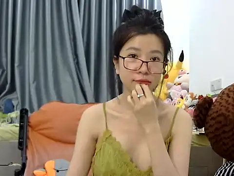 Snapshot of Cute_Ruby01 chatting on February 4, 2025, 3:36 pm Cute Ruby01 online show from February 4, 2025, 3:36 pm