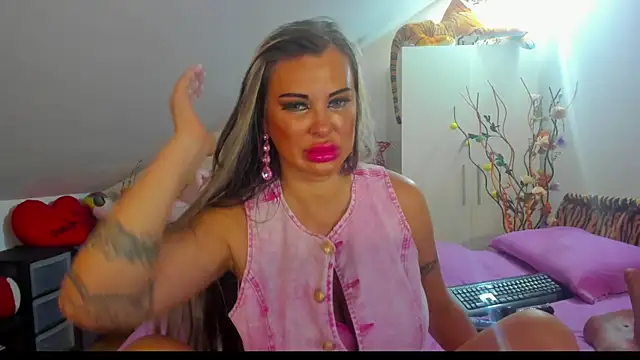 Snapshot of Raffaelababy chatting on September 15, 2025, 11:43 am Raffaelababy online show from September 15, 2025, 11:43 am