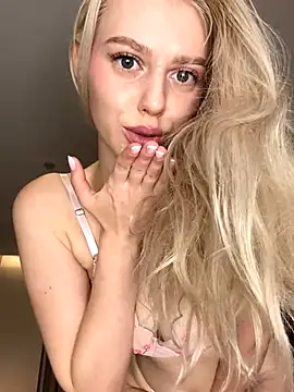 AnikaBest online show from September 30, 2025, 8:58 pm