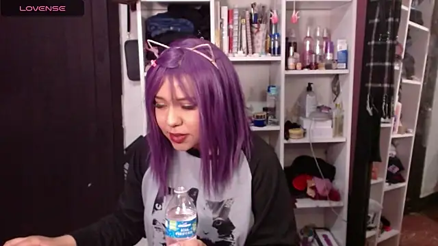 lil daisy7 online show from January 14, 2025, 6:34 am