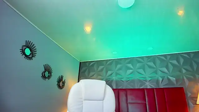 Sabrina Sabrock  online show from January 22, 2025, 8:07 am