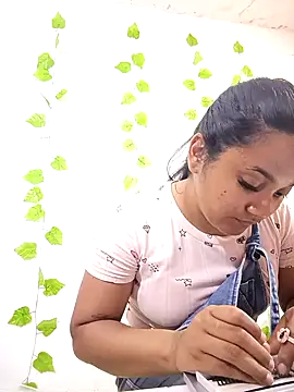 shayna all online show from September 24, 2025, 2:42 pm