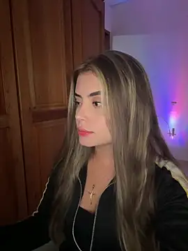 Miss valeriaa online show from November 27, 2025, 8:44 pm