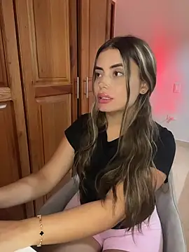 Miss valeriaa online show from April 2, 2026, 7:44 pm