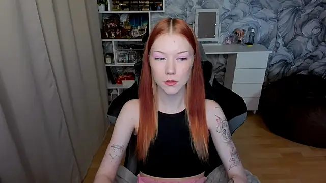 Snapshot of litl_Mia chatting on October 13, 2025, 3:23 pm litl Mia online show from October 13, 2025, 3:23 pm