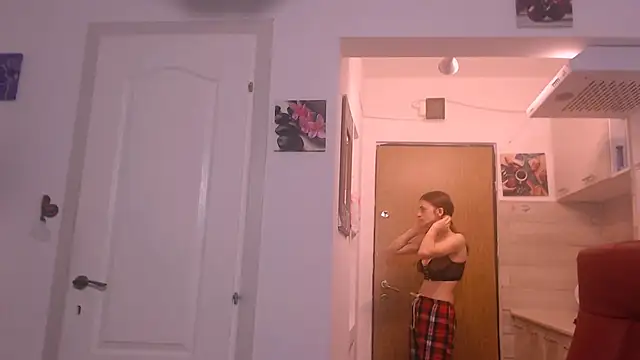 simyhvn online show from October 23, 2025, 4:34 am