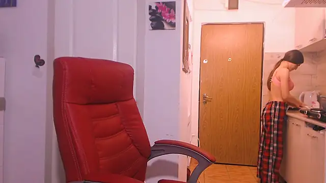 simyhvn online show from November 14, 2025, 6:06 pm