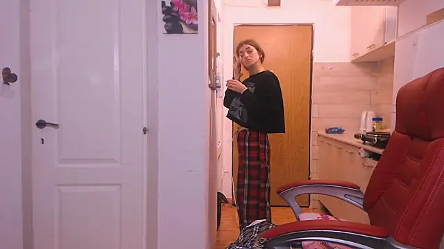 simyhvn online show from December 18, 2025, 5:02 am