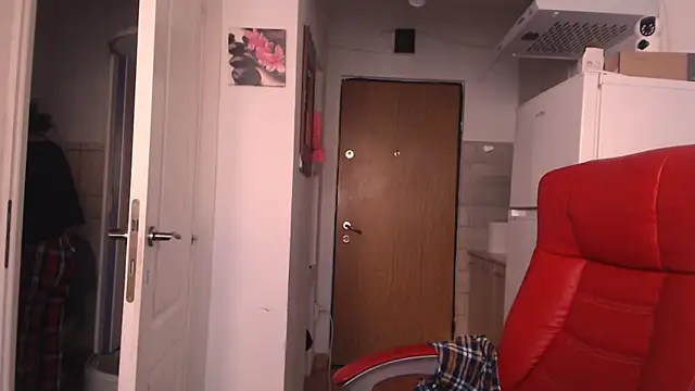 simyhvn online show from March 25, 2026, 5:02 am