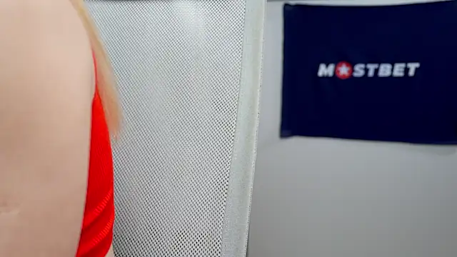 foxeslovefoxes online show from January 6, 2025, 7:24 pm