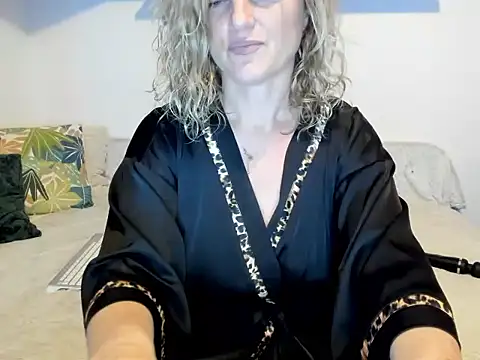 Jadore able online show from February 5, 2025, 5:41 am