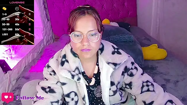 emma luna1986 online show from March 2, 2025, 3:56 am