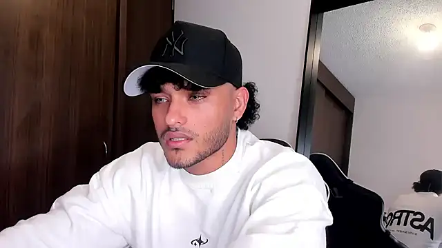 Alessandro Vanni online show from December 23, 2024, 10:44 pm