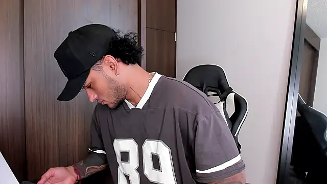 Alessandro Vanni online show from January 9, 2025, 1:02 pm