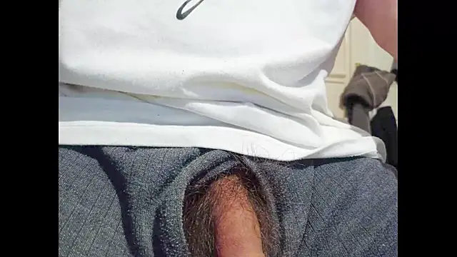 hairyuncut00 online show from November 21, 2025, 9:46 pm