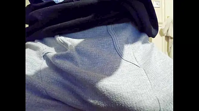 hairyuncut00 online show from December 4, 2025, 5:21 pm